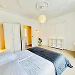 Adnana - Villa Firenze - 2 Bedrooms Bright Apartment