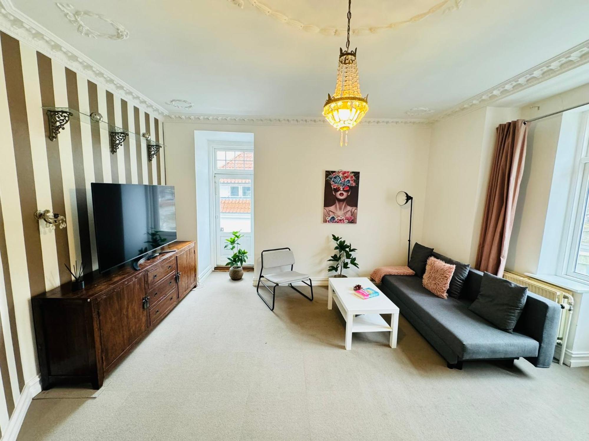 Adnana - Firenze - 2 Bedrooms Bright Apartment Aalborg